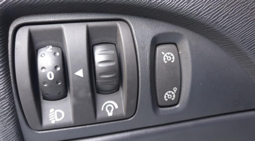 Renault Twingo 2 II (2) 1.2 LEV 16V 75 LIFE ECO2