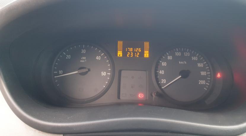 Opel Vivaro Combi COMBI K2700 C1 PACK CLIM CD20 2.0 CDTI 115 FAP