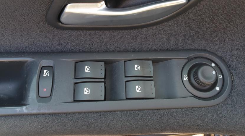 Renault Espace 4 IV (2) Long 2.0 DCI 150 FAP 25TH  7Pl BVA