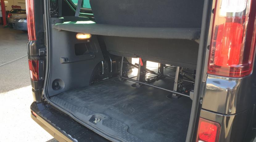 Renault Trafic 3 Combi III (2) COMBI 2.0 DCI 145 INTENS L1 8PL