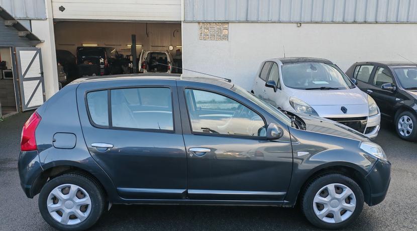 Dacia Sandero 1.2 16V 75 LAUREATE