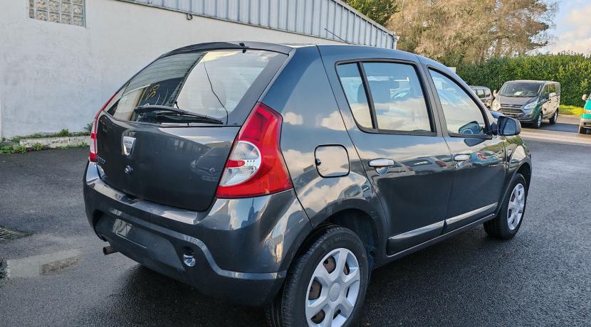 Dacia Sandero 1.2 16V 75 LAUREATE