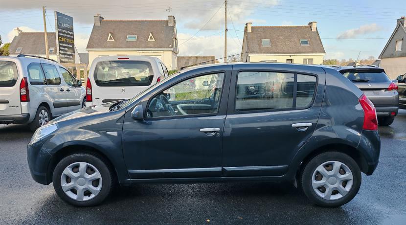 Dacia Sandero 1.2 16V 75 LAUREATE