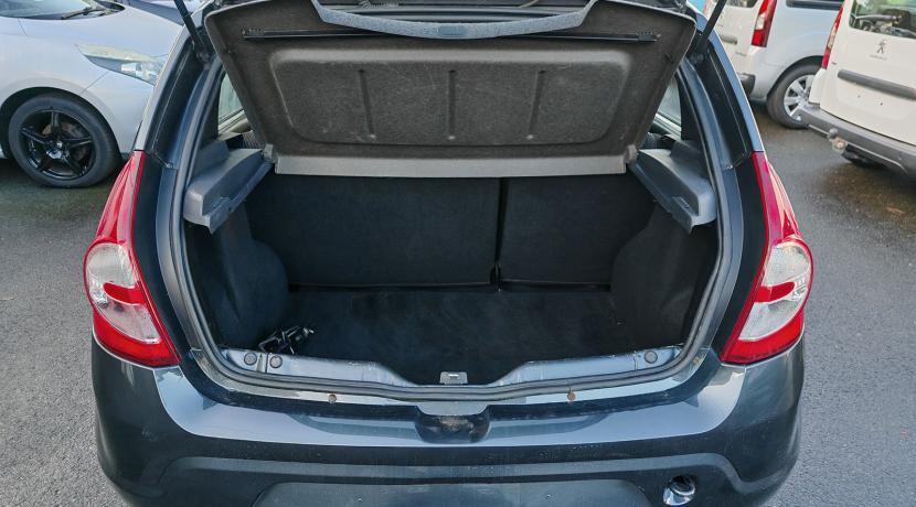 Dacia Sandero 1.2 16V 75 LAUREATE