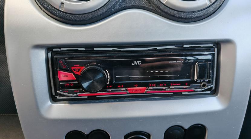 Dacia Sandero 1.2 16V 75 LAUREATE